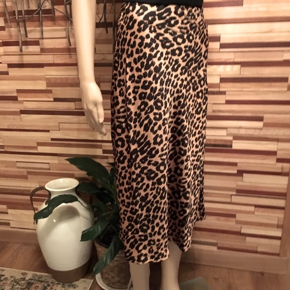 sale SATIN SKIRT LEOPARD PRINT MIDI SKIRT - Picture 5 of 8